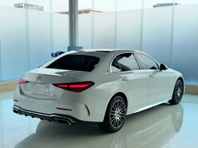 Mercedes-Benz C-Class — Фото автомобиля 15