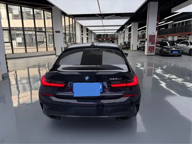 BMW 3 Series — Фото автомобиля 14
