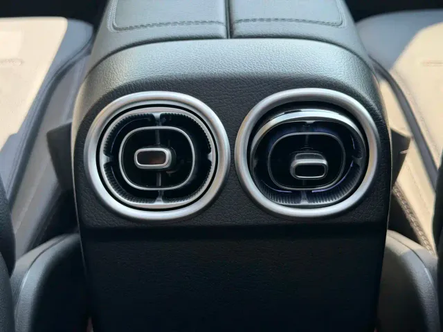 Mercedes-Benz C-Class — Фото автомобиля 6