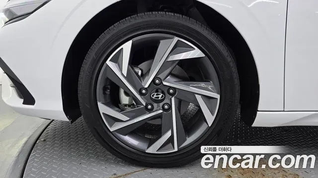 Hyundai Avante CN7 — Фото автомобиля 5