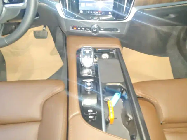 Volvo S90 — Фото автомобиля 16