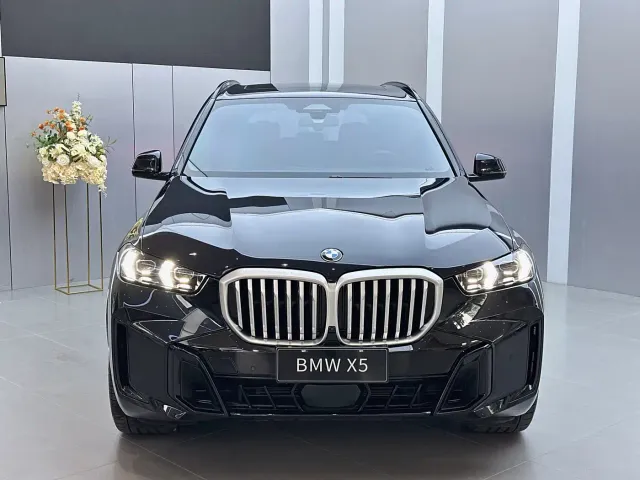 BMW X5 — Фото автомобиля 2