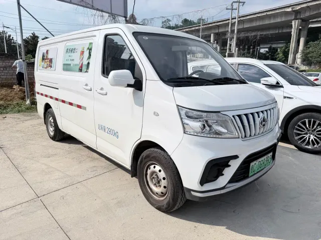 Фотография автомобиля — Changan Ruixing EM80