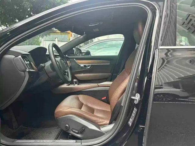 Volvo S90 — Фото автомобиля 3