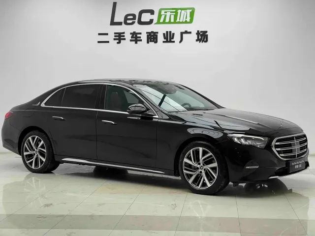 Mercedes-Benz E-Class — Фото автомобиля 4