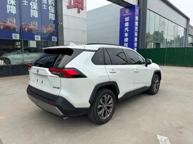 Toyota RAV4 — Фото автомобиля 16