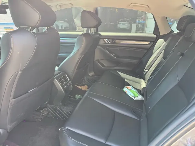 Honda Accord — Фото автомобиля 9