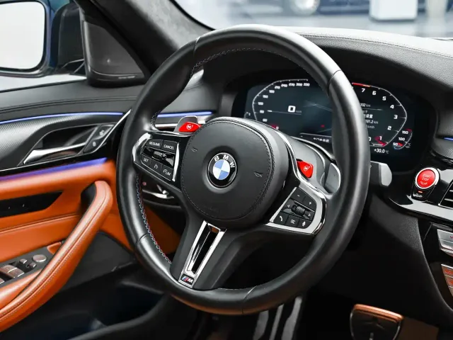 BMW M5 — Фото автомобиля 7