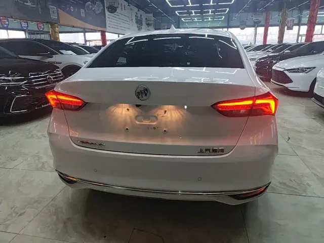 Buick Verano — Фото автомобиля 5