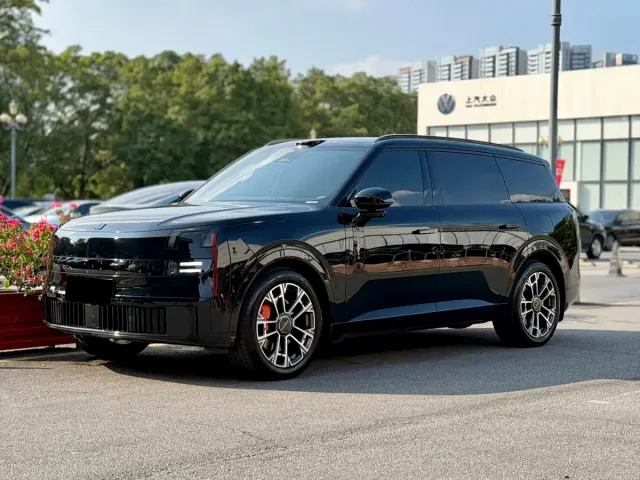 Lynk & Co 900 — Фото автомобиля 4