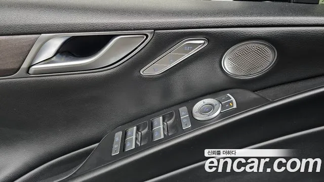 Genesis G80 Electrified G80 (RG3) — Фото автомобиля 25