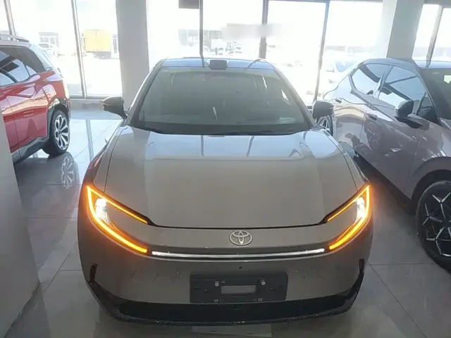 Toyota bZ5 — Фото автомобиля 2
