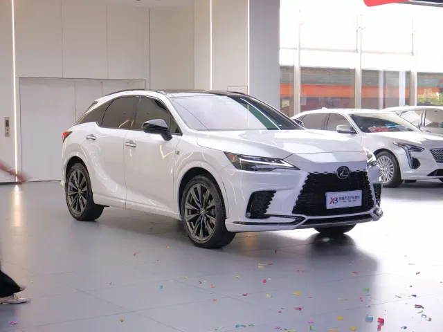 Lexus RX — Фото автомобиля 5