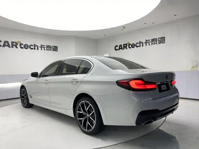 BMW 5 Series — Фото автомобиля 7