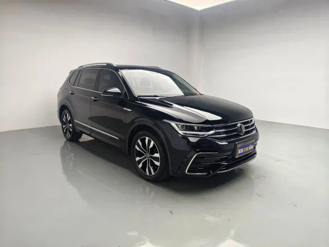 Volkswagen Tiguan L — Фото автомобиля 2