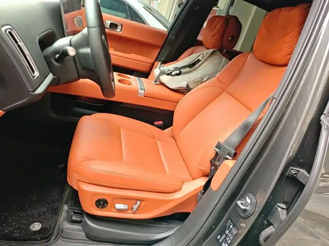Li Auto L6 — Фото автомобиля 14