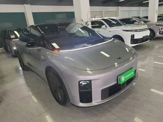 Li Auto i6 — Фото автомобиля 3