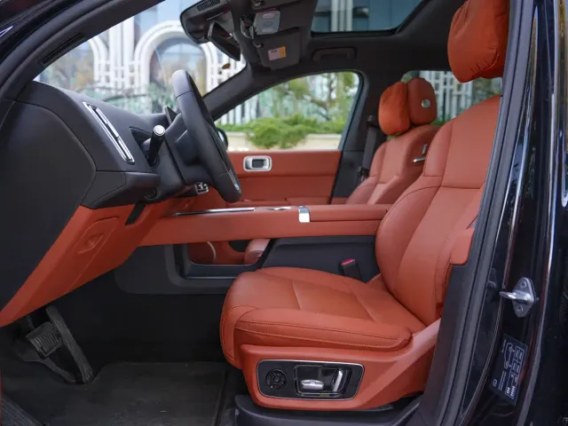 Li Auto L7 — Фото автомобиля 13