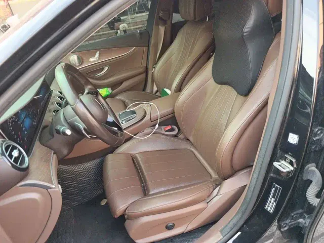 Mercedes-Benz E-Class — Фото автомобиля 11