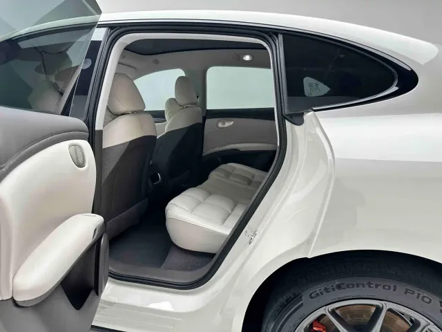 IM Motors LS6 — Фото автомобиля 8