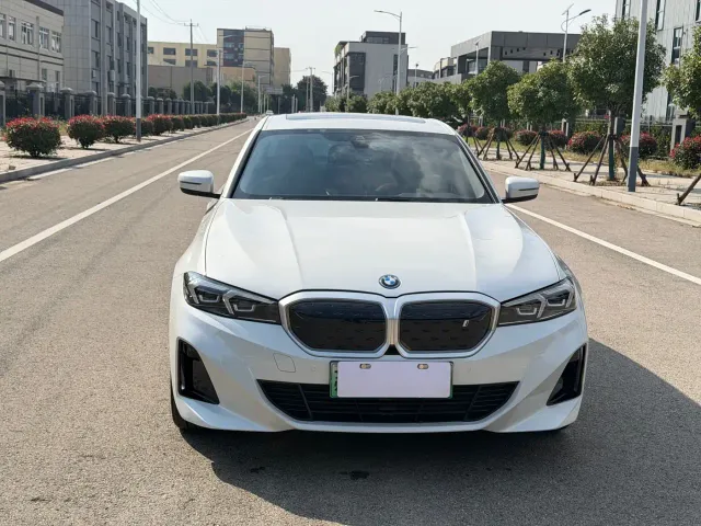 BMW i3 — Фото автомобиля 2