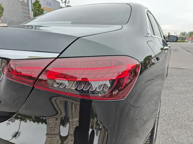 Mercedes-Benz E-Class — Фото автомобиля 9