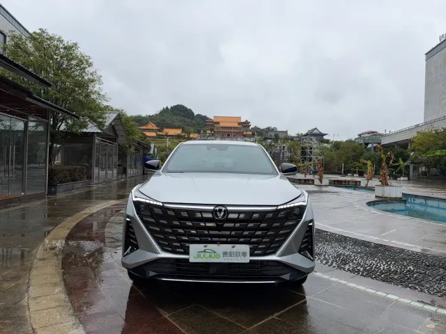 Фотография автомобиля — Changan UNI-Z