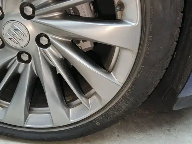 Buick LaCrosse — Фото автомобиля 7