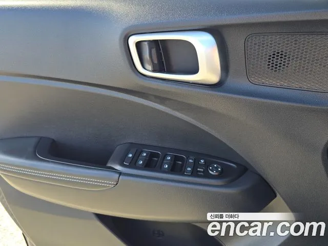 Hyundai Venue — Фото автомобиля 17