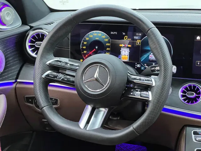 Mercedes-Benz E-Class — Фото автомобиля 20