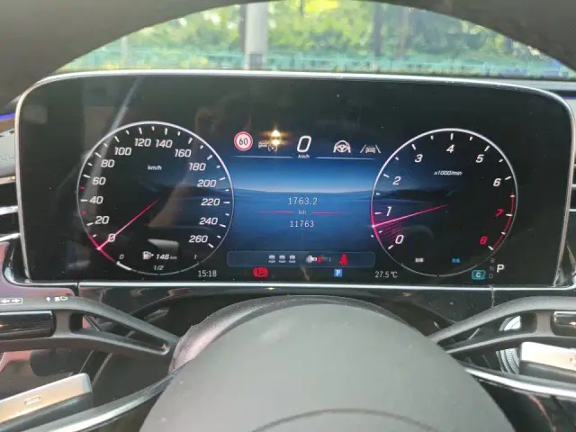 Mercedes-Benz E-Class — Фото автомобиля 6