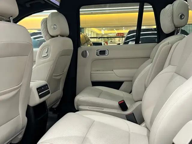 Li Auto L8 — Фото автомобиля 6