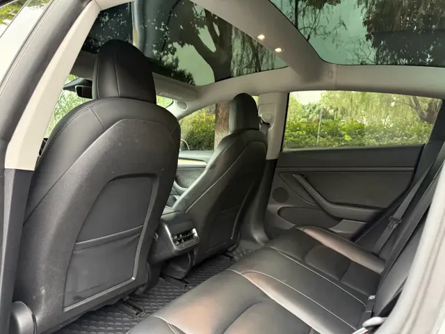 Tesla Model 3 — Фото автомобиля 8