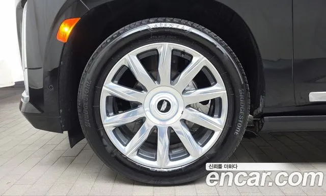 Cadillac Escalade — Фото автомобиля 5