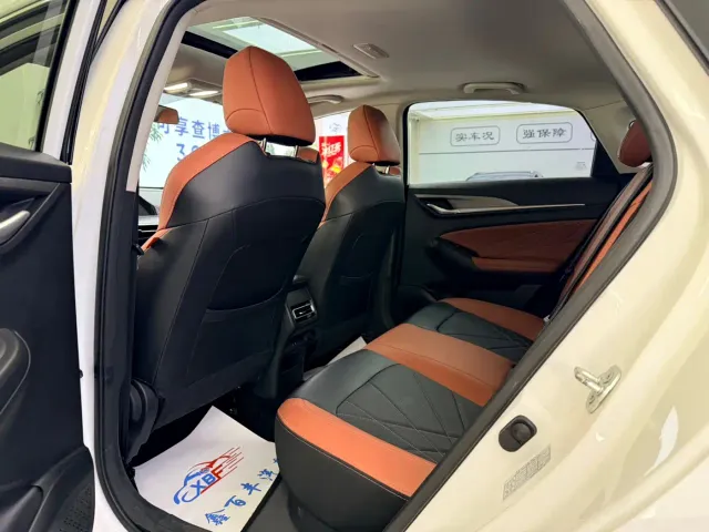 Changan Eado — Фото автомобиля 7