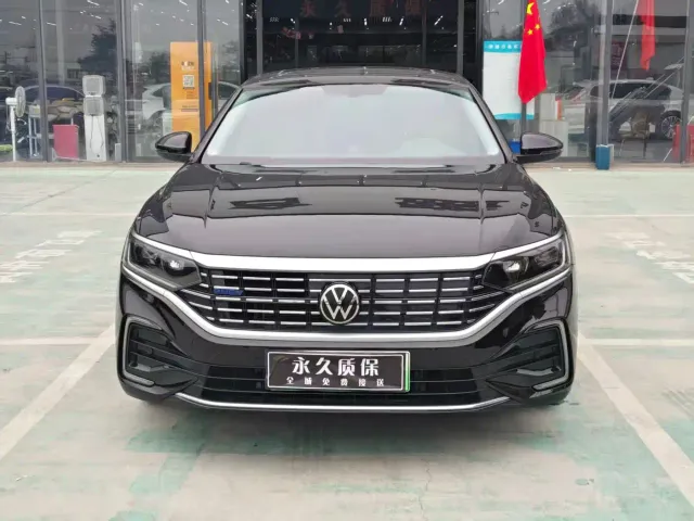 Volkswagen Passat — Фото автомобиля 2