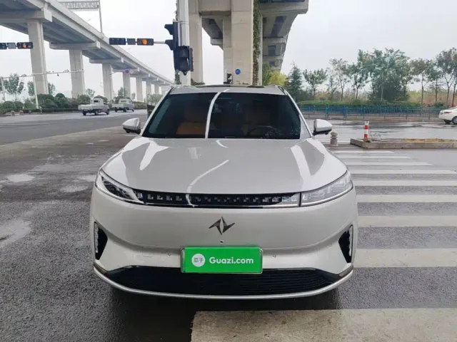 Dongfeng eπ 008 — Фото автомобиля 2