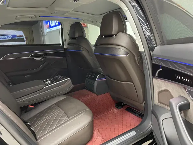 Audi A8 — Фото автомобиля 7