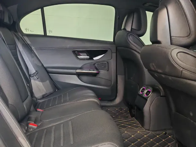 Mercedes-Benz C-Class — Фото автомобиля 10