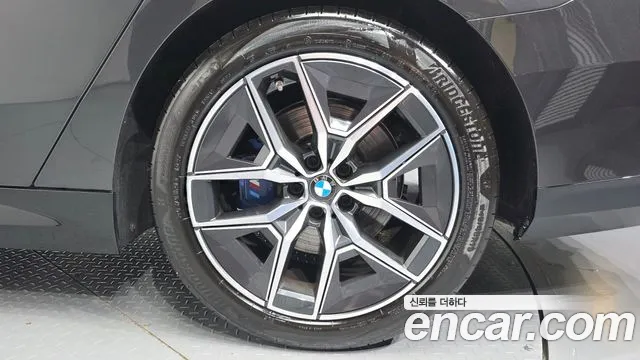 BMW 5-Series — Фото автомобиля 19