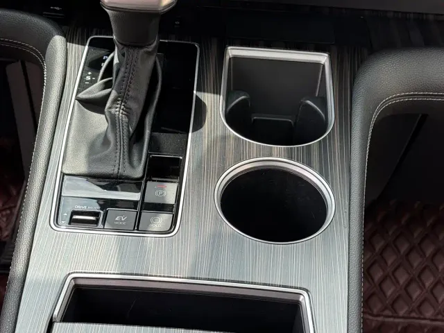Toyota Sienna — Фото автомобиля 12