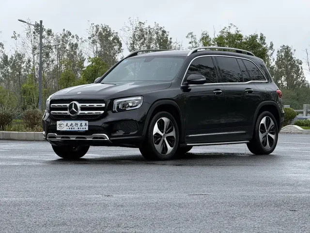 Фотография автомобиля — Mercedes-Benz GLB-Class