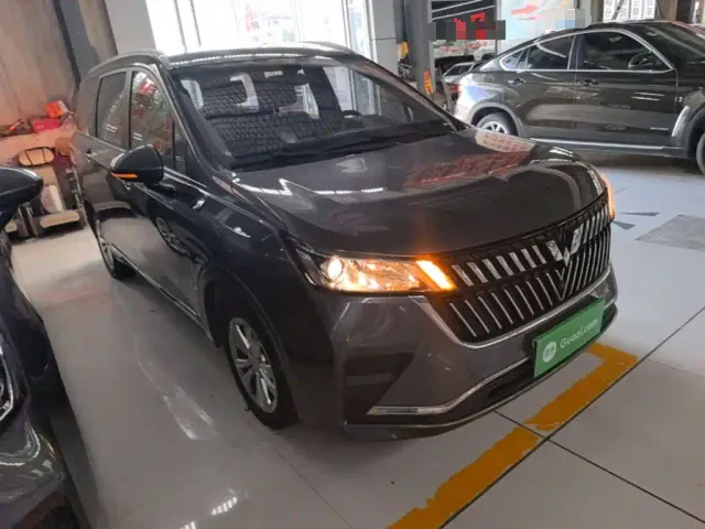 Wuling Jiachen — Фото автомобиля 3