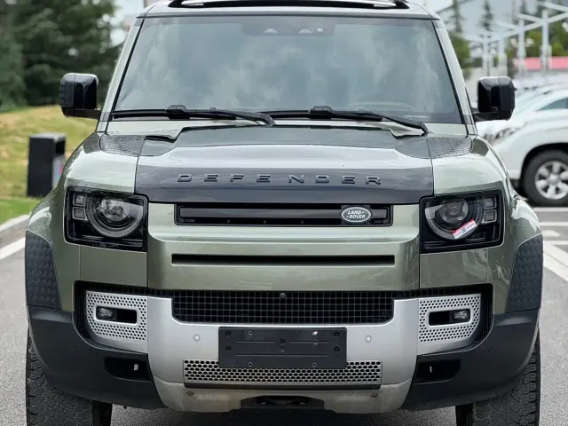 Land Rover Defender — Фото автомобиля 2