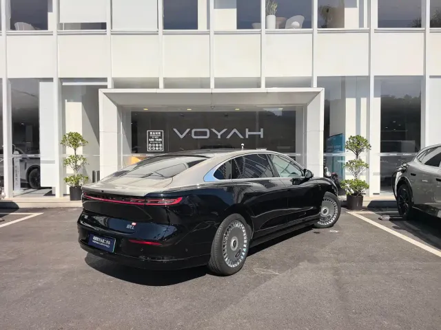 Voyah Zhuiguang L — Фото автомобиля 8