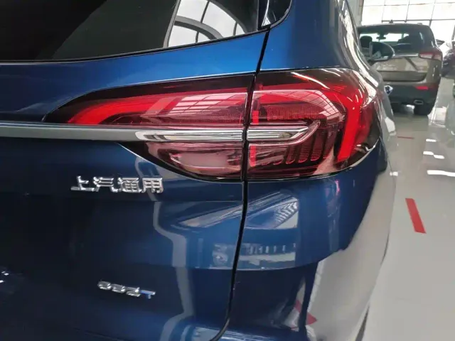 Buick Envision Plus — Фото автомобиля 23