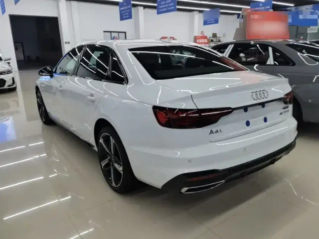 Audi A4L — Фото автомобиля 4