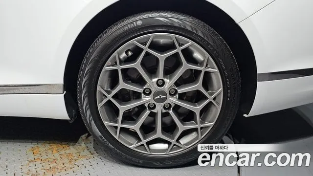 Genesis G80 RG3 — Фото автомобиля 6