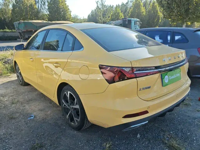 Roewe i5 — Фото автомобиля 4