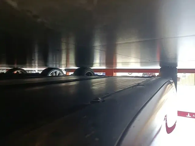 Tesla Model 3 — Фото автомобиля 20